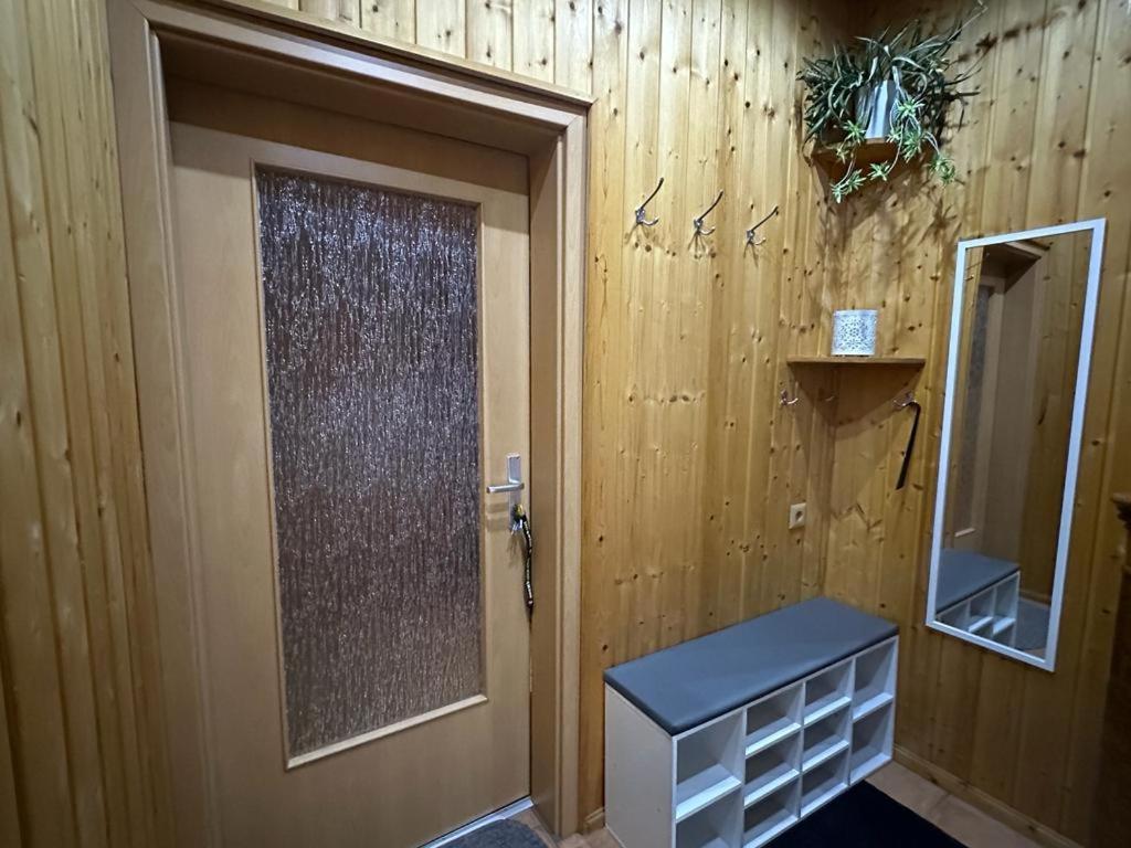 Christels Ferienwohnung 2 In Thale Mit Ueberdachter Terrasse, Kueche Mit Tv & Geschirrspueler Luaran gambar