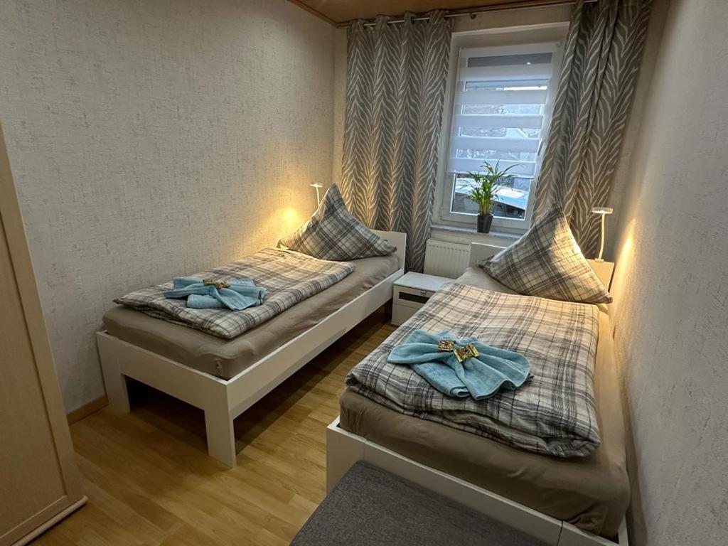 Christels Ferienwohnung 2 In Thale Mit Ueberdachter Terrasse, Kueche Mit Tv & Geschirrspueler Luaran gambar
