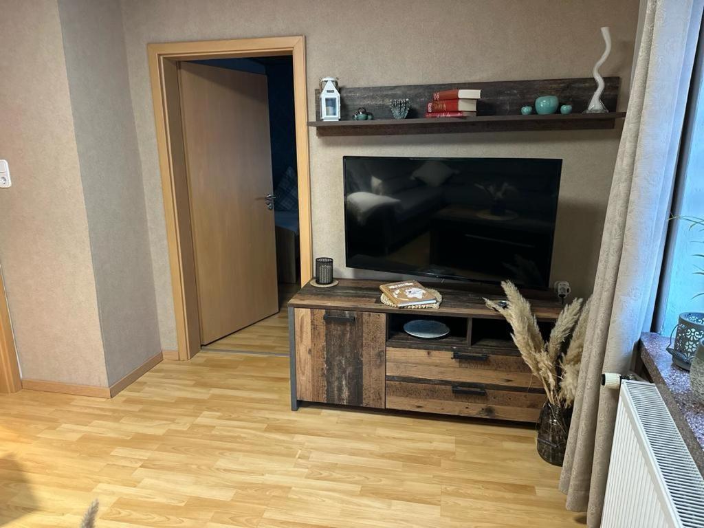 Christels Ferienwohnung 2 In Thale Mit Ueberdachter Terrasse, Kueche Mit Tv & Geschirrspueler Luaran gambar