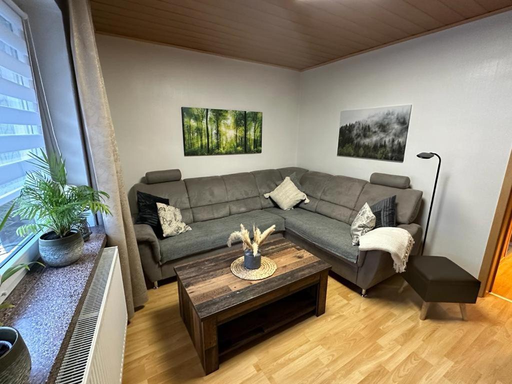 Christels Ferienwohnung 2 In Thale Mit Ueberdachter Terrasse, Kueche Mit Tv & Geschirrspueler Luaran gambar