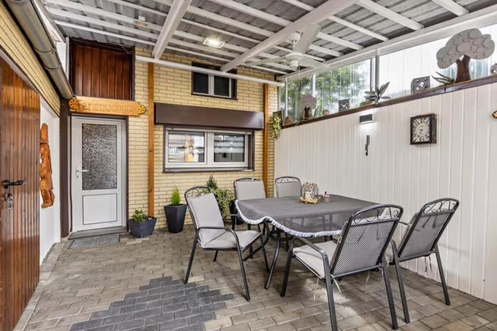 Christels Ferienwohnung 2 In Thale Mit Ueberdachter Terrasse, Kueche Mit Tv & Geschirrspueler Luaran gambar